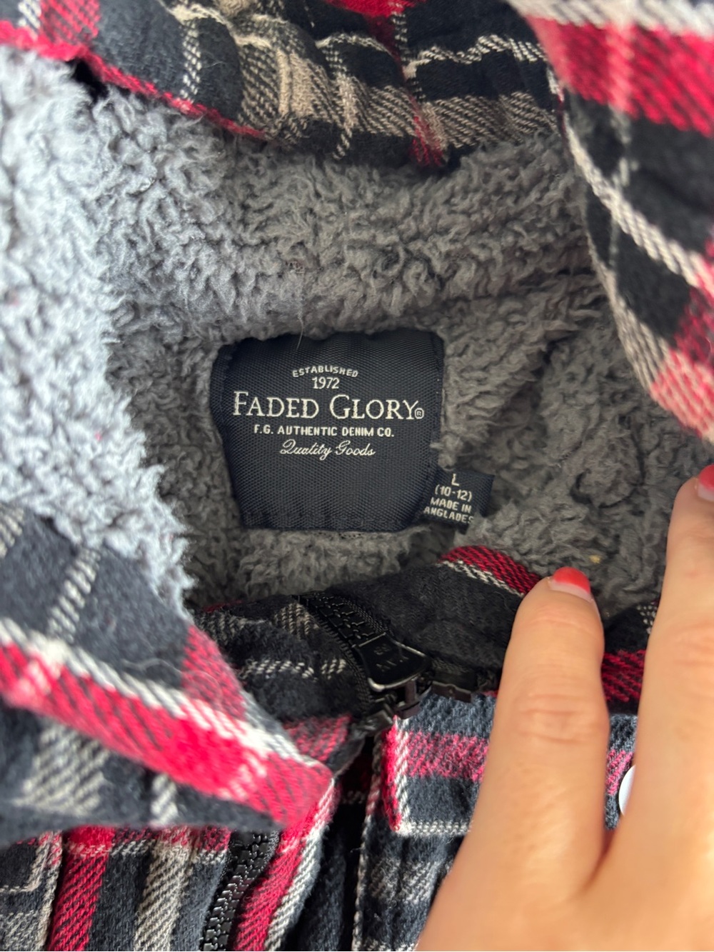 5/$25 💐 | youth flannel hoodie - Picture 2 of 5